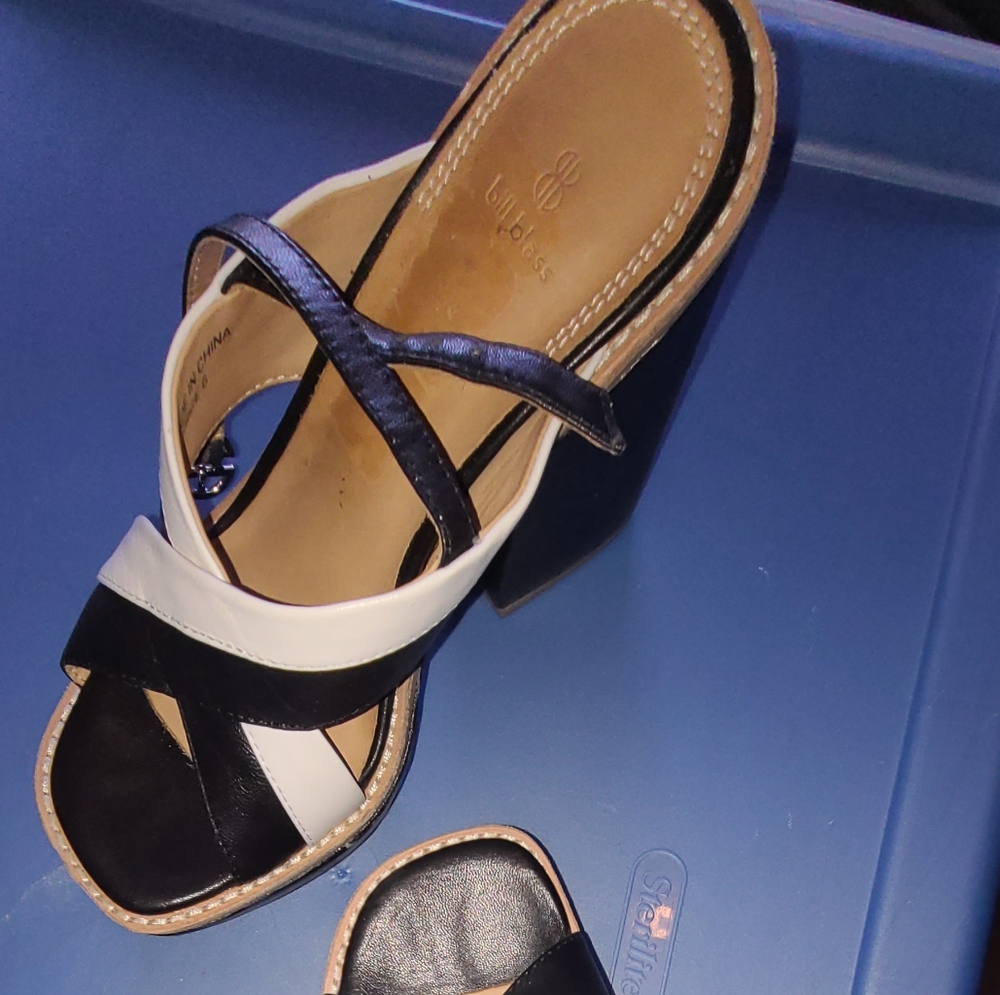 Like new Bill Blass Platforms size 6.5